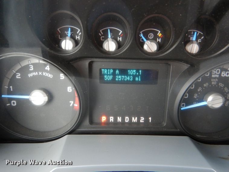 image for item LU9547 2011 Ford F250 Super Duty XL  utility bed pickup truck