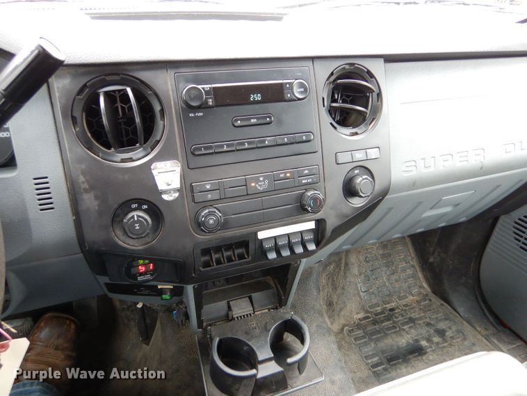 image for item LU9547 2011 Ford F250 Super Duty XL  utility bed pickup truck