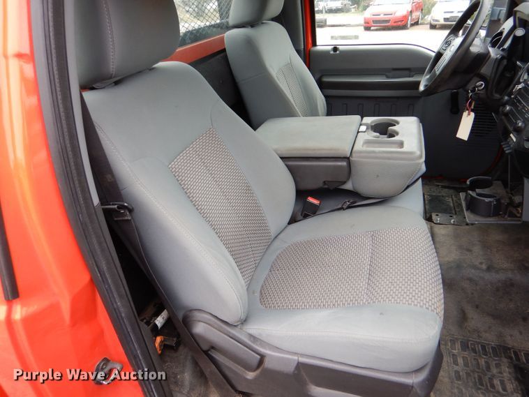 image for item LU9547 2011 Ford F250 Super Duty XL  utility bed pickup truck