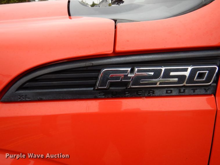 image for item LU9547 2011 Ford F250 Super Duty XL  utility bed pickup truck