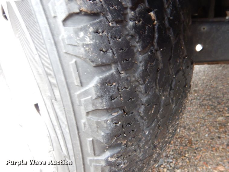 image for item LU9547 2011 Ford F250 Super Duty XL  utility bed pickup truck