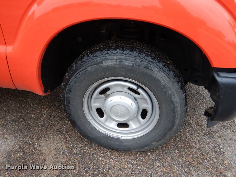 image for item LU9547 2011 Ford F250 Super Duty XL  utility bed pickup truck