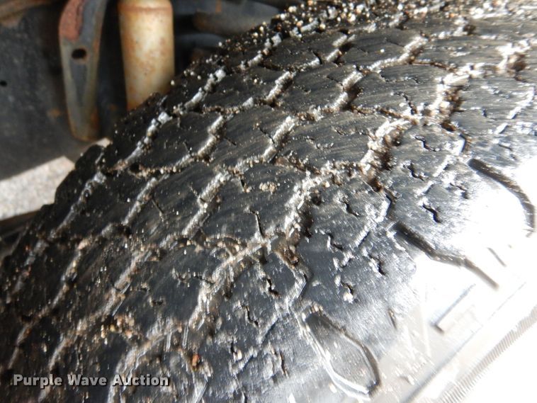 image for item LU9547 2011 Ford F250 Super Duty XL  utility bed pickup truck