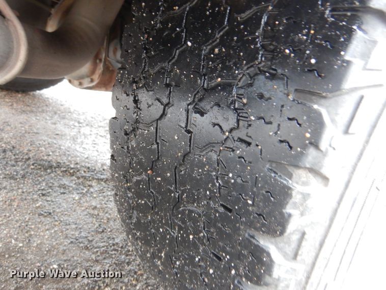 image for item LU9547 2011 Ford F250 Super Duty XL  utility bed pickup truck