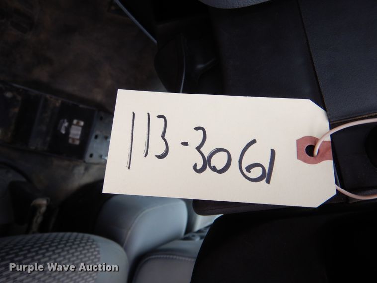 image for item LU9547 2011 Ford F250 Super Duty XL  utility bed pickup truck