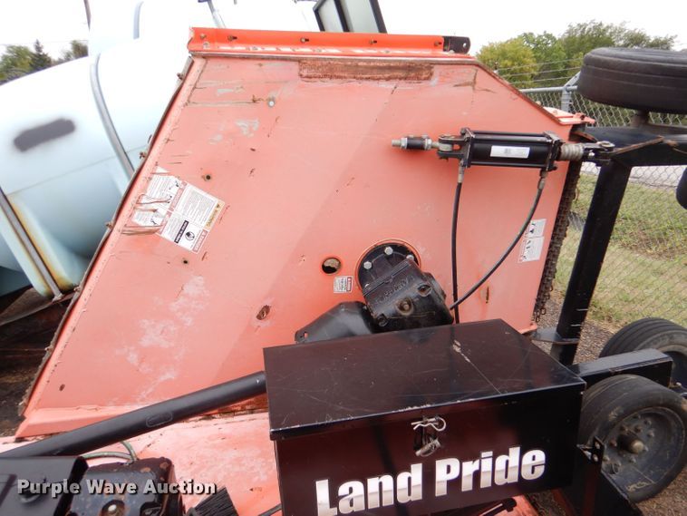 image for item LU9552 2011 Land Pride RCB6610  rotary mower