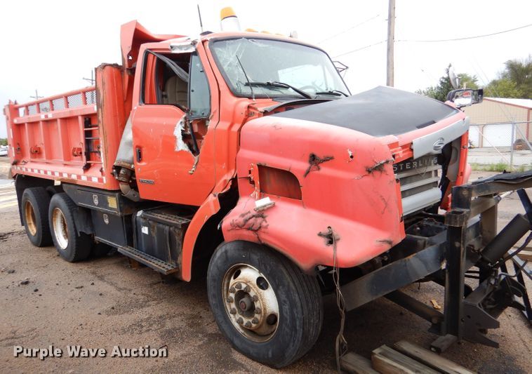 image for item LU9557 2003 Sterling LT7501  dump truck