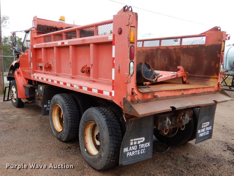image for item LU9557 2003 Sterling LT7501  dump truck