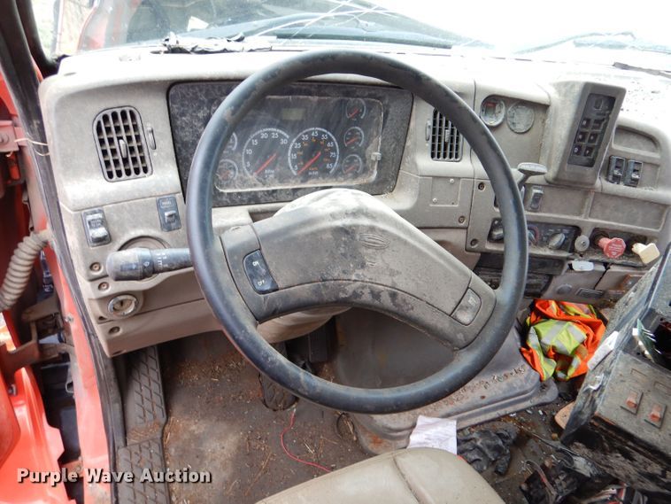 image for item LU9557 2003 Sterling LT7501  dump truck