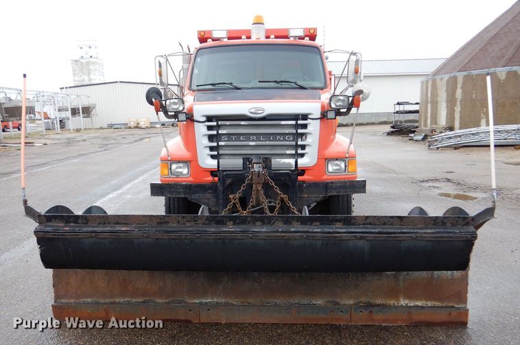 image for item LU9560 2001 Sterling LT7501  dump truck