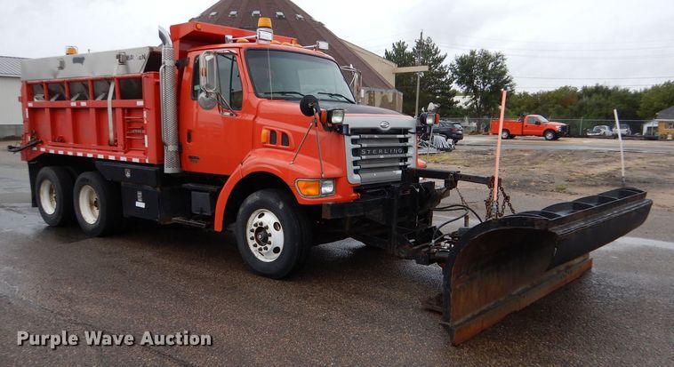 image for item LU9560 2001 Sterling LT7501  dump truck