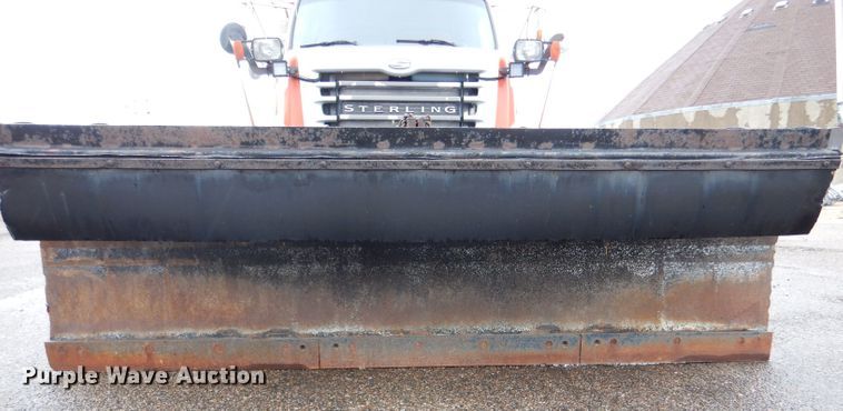 image for item LU9560 2001 Sterling LT7501  dump truck