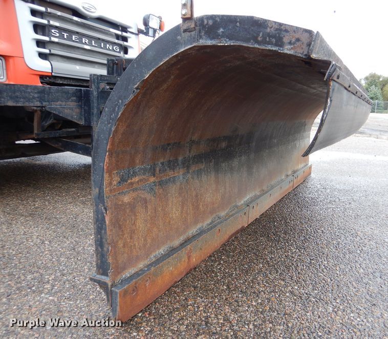 image for item LU9560 2001 Sterling LT7501  dump truck