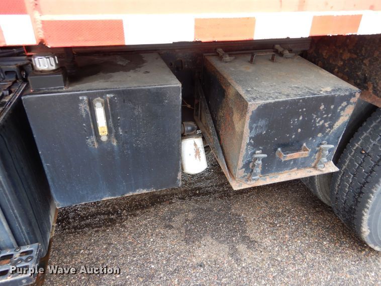 image for item LU9560 2001 Sterling LT7501  dump truck