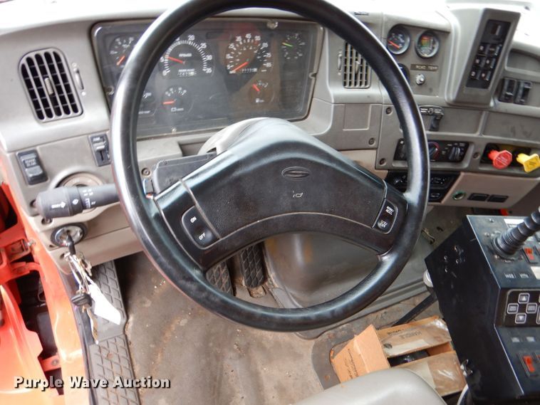 image for item LU9560 2001 Sterling LT7501  dump truck