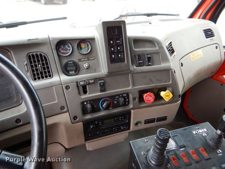 image for item LU9560 2001 Sterling LT7501  dump truck