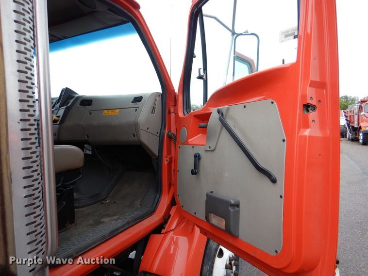 image for item LU9560 2001 Sterling LT7501  dump truck