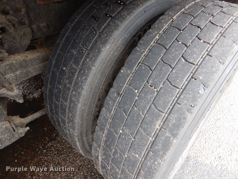 image for item LU9560 2001 Sterling LT7501  dump truck