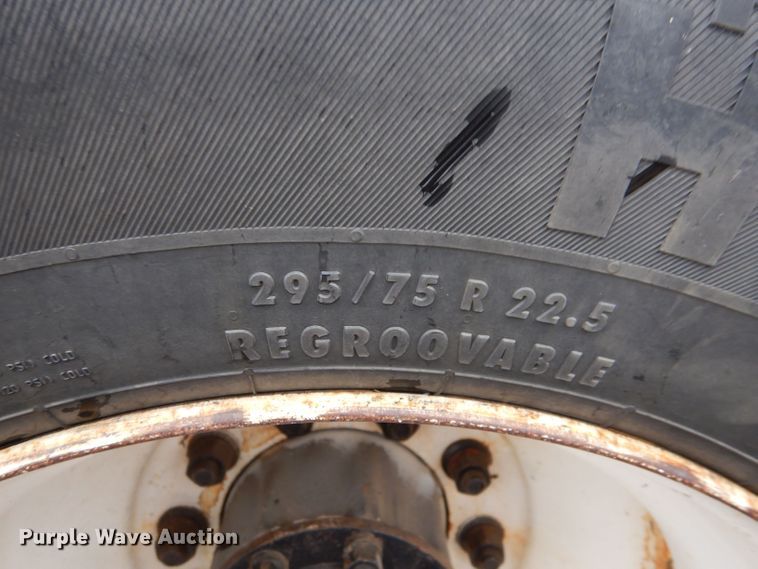 image for item LU9560 2001 Sterling LT7501  dump truck