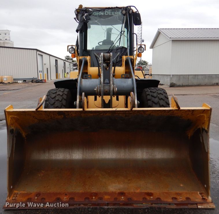 image for item LU9561 2006 John Deere 444J  wheel loader