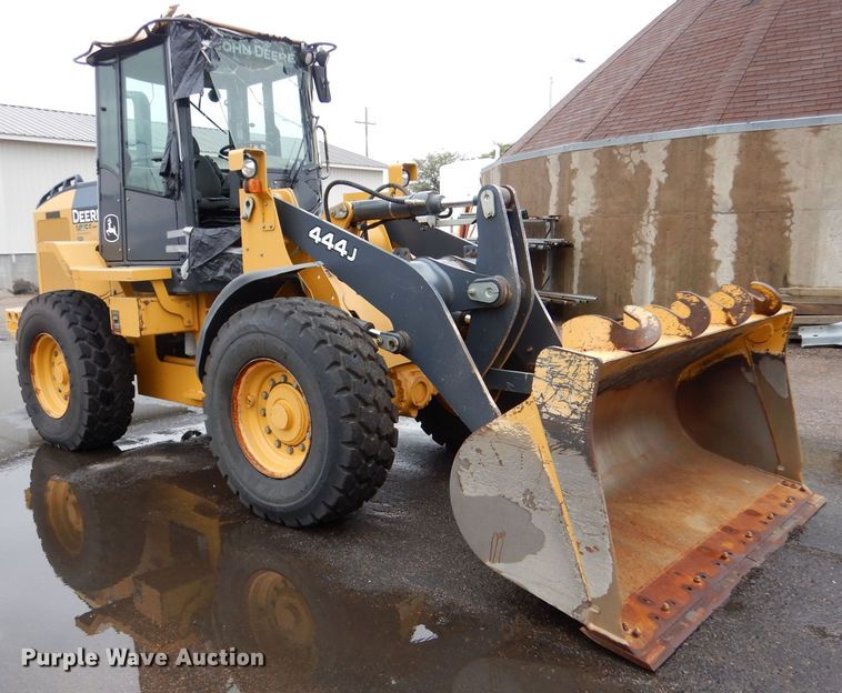image for item LU9561 2006 John Deere 444J  wheel loader