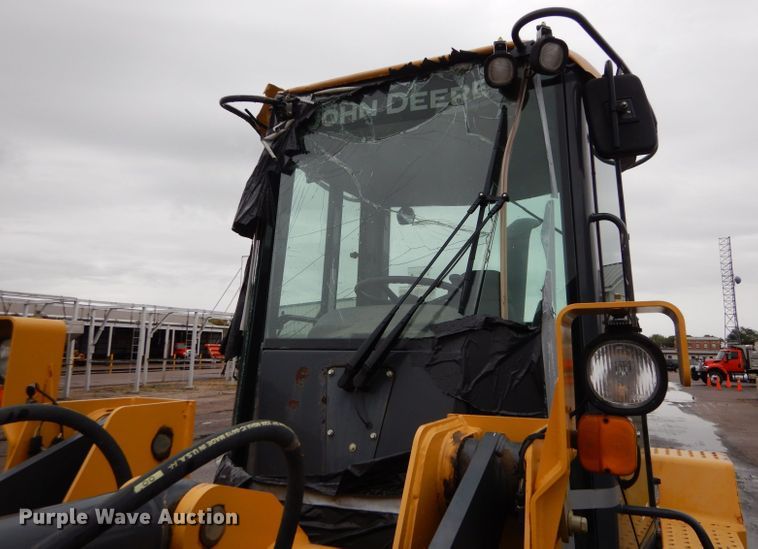 image for item LU9561 2006 John Deere 444J  wheel loader
