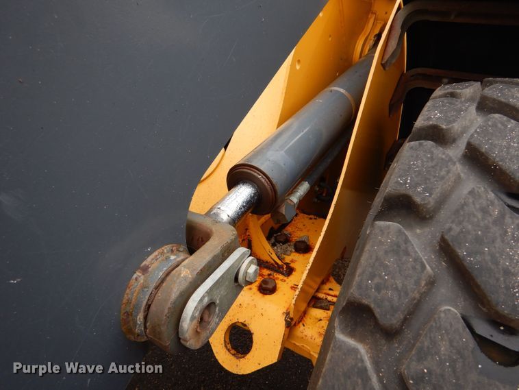 image for item LU9561 2006 John Deere 444J  wheel loader