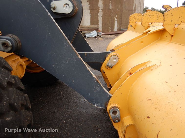 image for item LU9561 2006 John Deere 444J  wheel loader