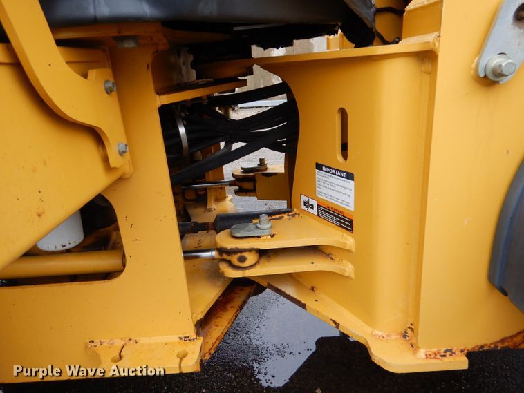 image for item LU9561 2006 John Deere 444J  wheel loader