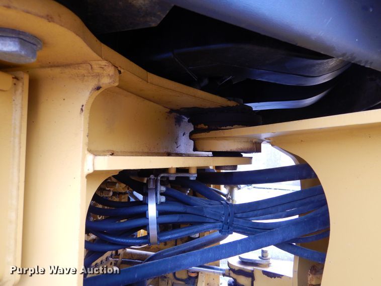 image for item LU9561 2006 John Deere 444J  wheel loader