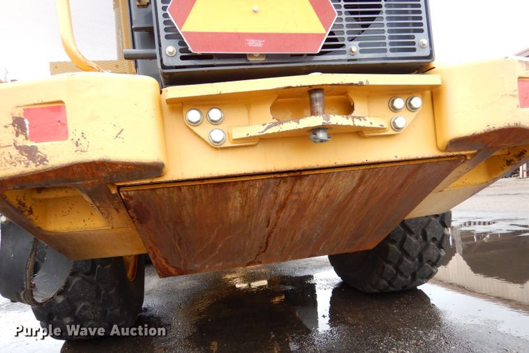 image for item LU9561 2006 John Deere 444J  wheel loader