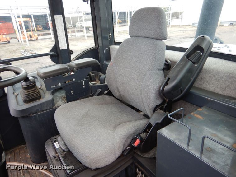 image for item LU9561 2006 John Deere 444J  wheel loader