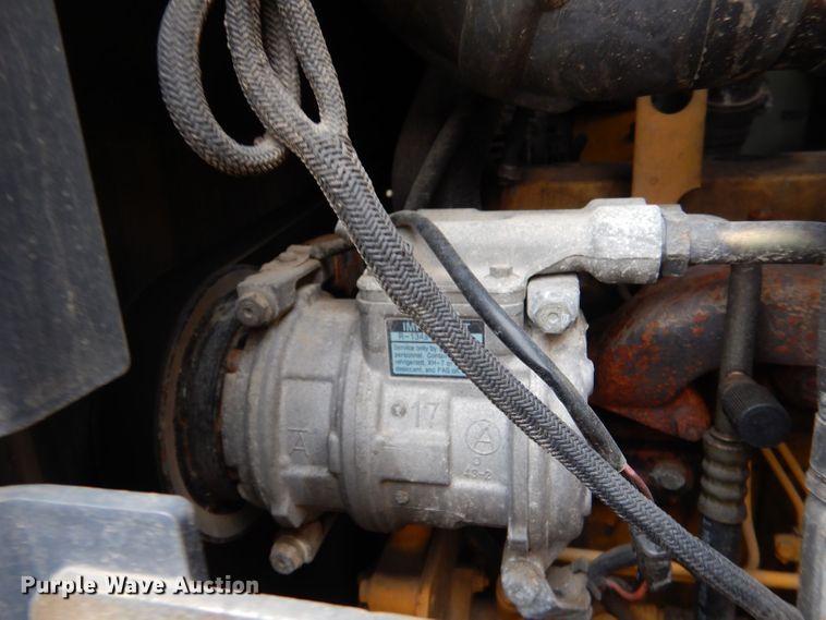 image for item LU9561 2006 John Deere 444J  wheel loader