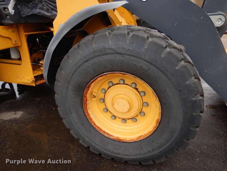 image for item LU9561 2006 John Deere 444J  wheel loader