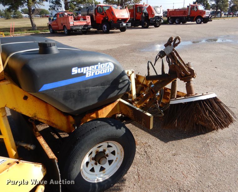 image for item LU9564 2007 Superior Broom DT80CT broom