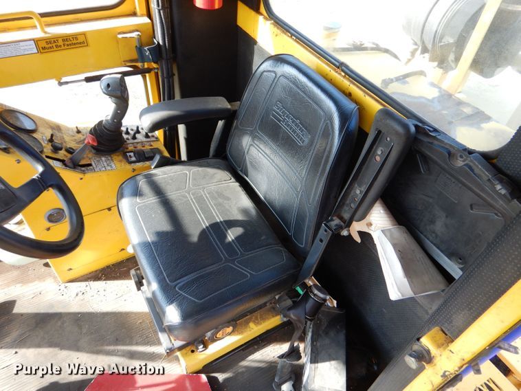 image for item LU9564 2007 Superior Broom DT80CT broom