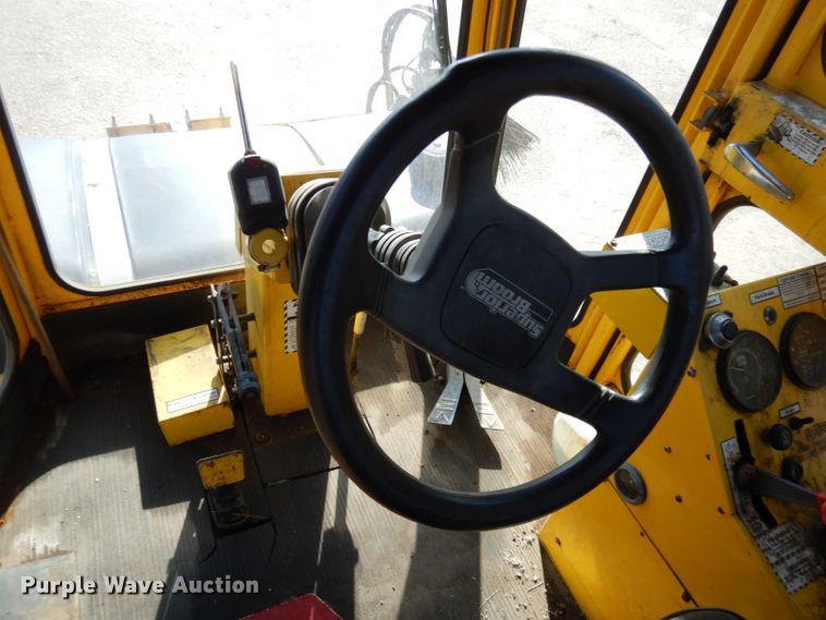 image for item LU9564 2007 Superior Broom DT80CT broom