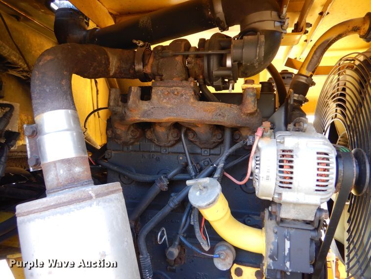 image for item LU9564 2007 Superior Broom DT80CT broom