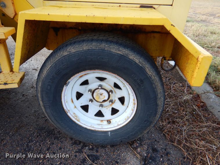 image for item LU9564 2007 Superior Broom DT80CT broom