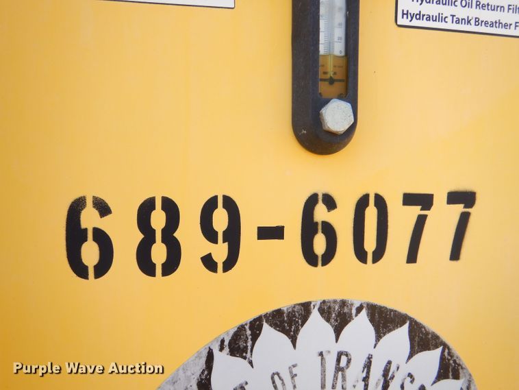 image for item LU9564 2007 Superior Broom DT80CT broom