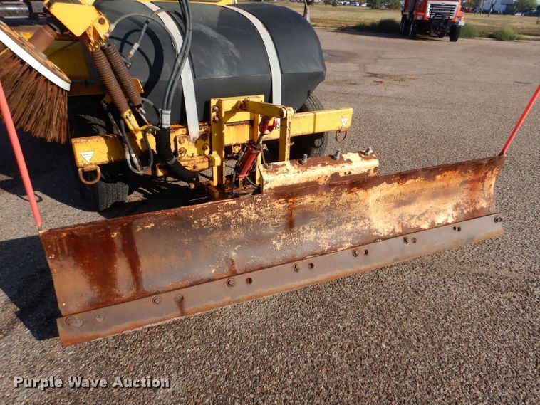 image for item LU9565 2010 Superior Broom DT80-J broom