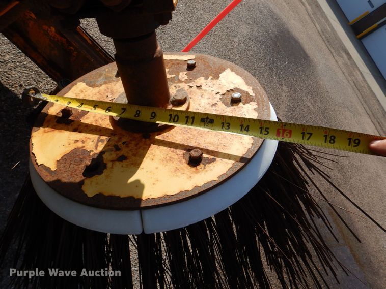 image for item LU9565 2010 Superior Broom DT80-J broom