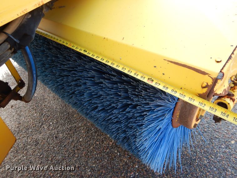 image for item LU9565 2010 Superior Broom DT80-J broom