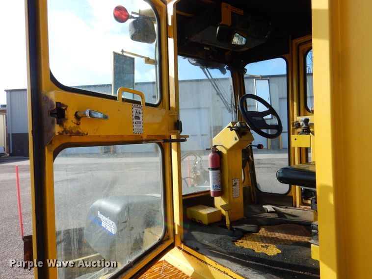 image for item LU9565 2010 Superior Broom DT80-J broom