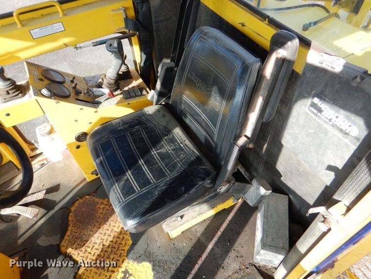 image for item LU9565 2010 Superior Broom DT80-J broom