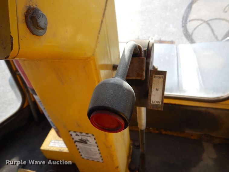 image for item LU9565 2010 Superior Broom DT80-J broom