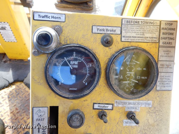 image for item LU9565 2010 Superior Broom DT80-J broom