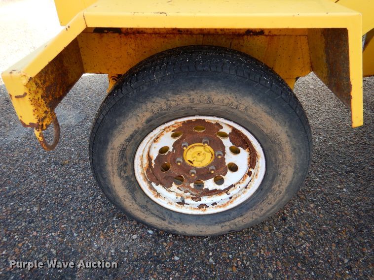 image for item LU9565 2010 Superior Broom DT80-J broom