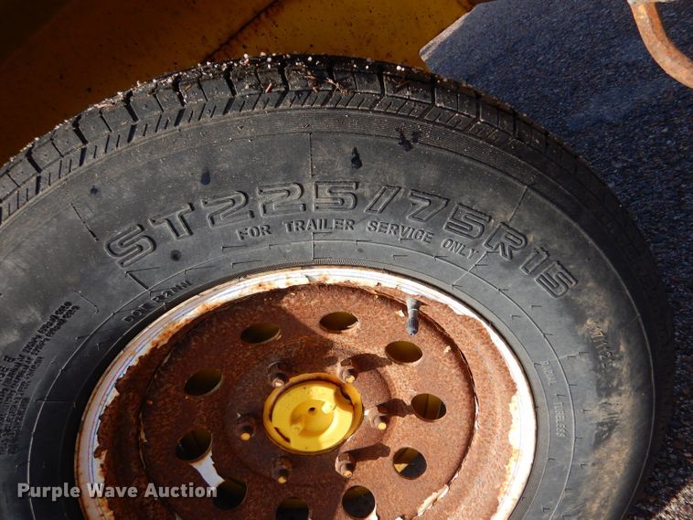 image for item LU9565 2010 Superior Broom DT80-J broom