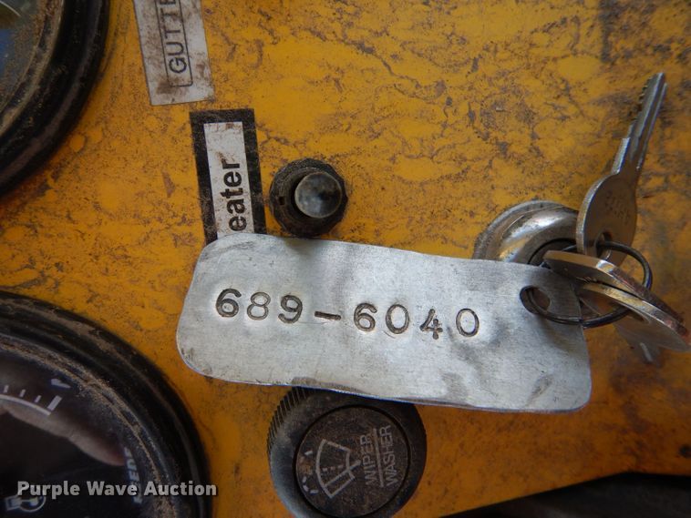 image for item LU9565 2010 Superior Broom DT80-J broom